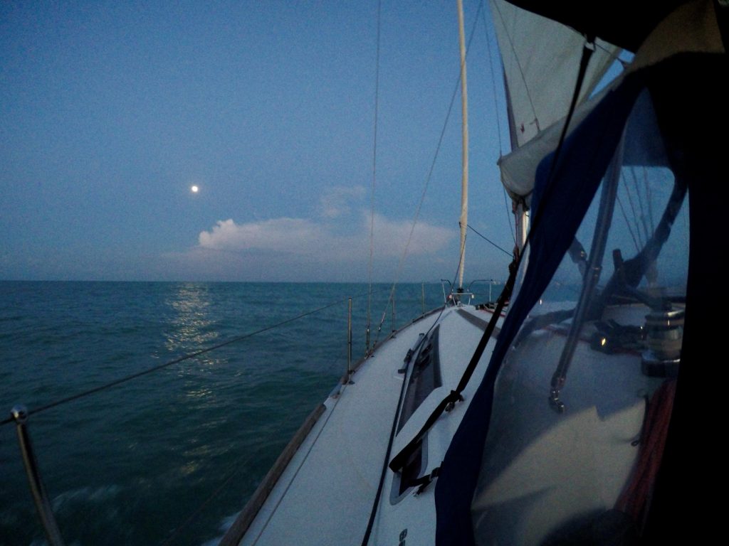 Navigazione notturna a bordo del Beneteau Oceanis 37
